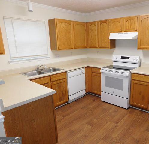 1595 Stephens Pond View, Loganville, GA 30052