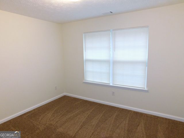 1595 Stephens Pond View, Loganville, GA 30052