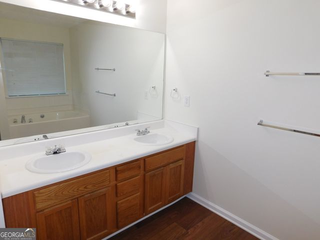 1595 Stephens Pond View, Loganville, GA 30052