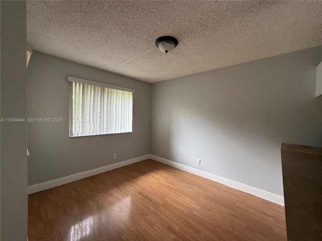 931 Coral Club Dr 931, Coral Springs, FL 33071