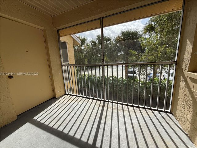 931 Coral Club Dr 931, Coral Springs, FL 33071