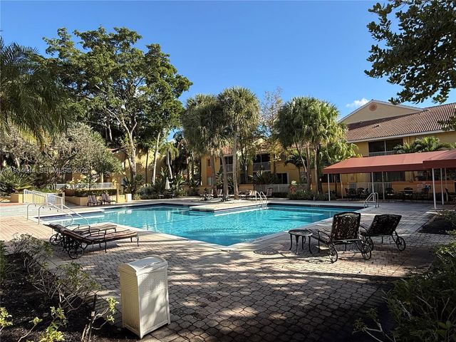 931 Coral Club Dr 931, Coral Springs, FL 33071