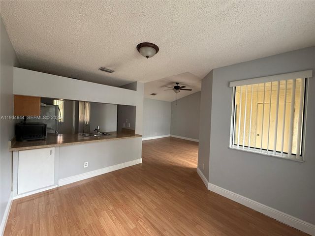 931 Coral Club Dr 931, Coral Springs, FL 33071