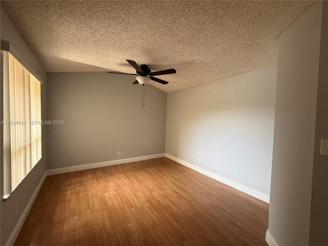 931 Coral Club Dr 931, Coral Springs, FL 33071