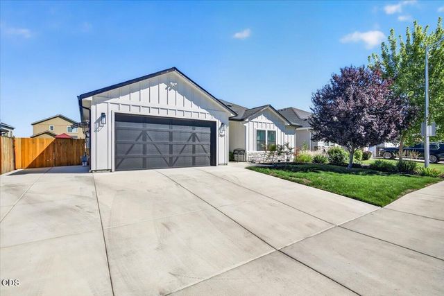 967 Arrowhead Trail, Eagle Point, OR 97524