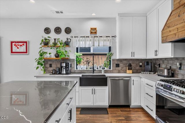 967 Arrowhead Trail, Eagle Point, OR 97524