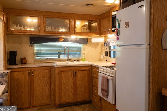245 Canyon Pass, Cleveland, GA 30528