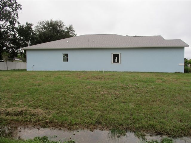 1399 Stuttgart Avenue NW, Palm Bay, FL 32907