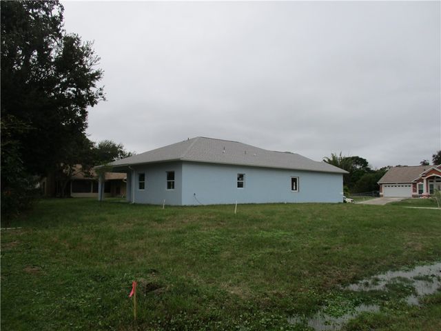 1399 Stuttgart Avenue NW, Palm Bay, FL 32907