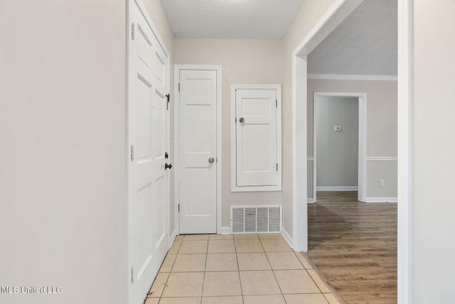 9930 Sequoia Lane, Olive Branch, MS 38654