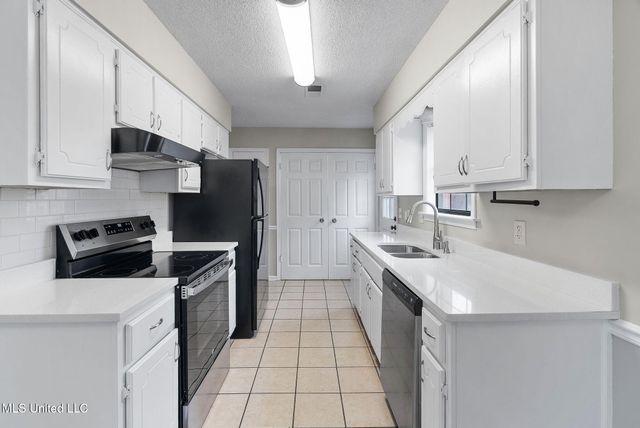 9930 Sequoia Lane, Olive Branch, MS 38654