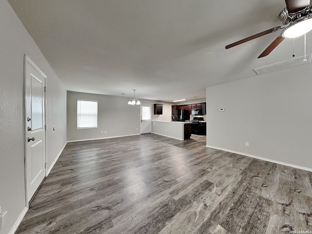 8525 Amistad, Converse, TX 78109