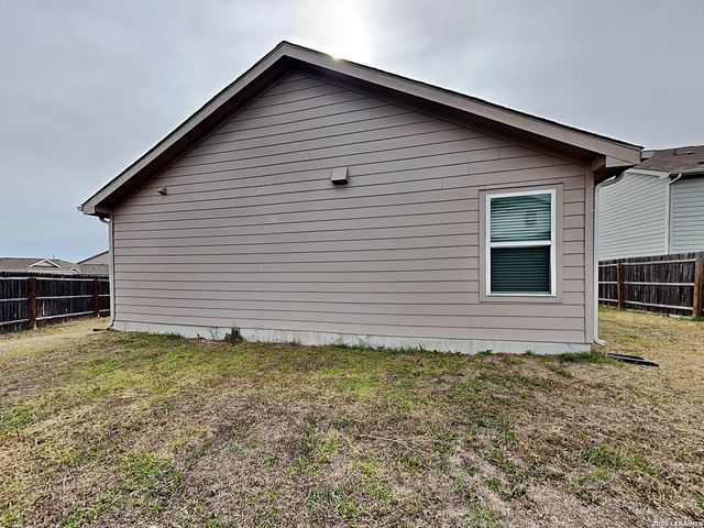 8525 Amistad, Converse, TX 78109