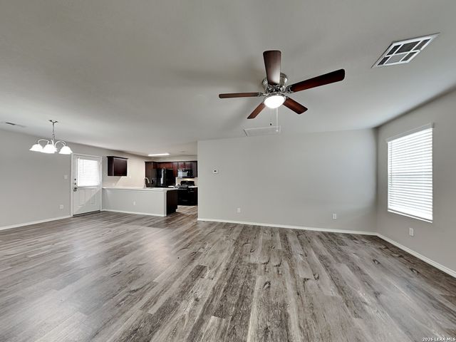 8525 Amistad, Converse, TX 78109