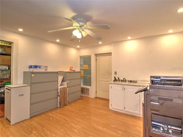 944 E SILVER SPRINGS BOULEVARD, Ocala, FL 34470