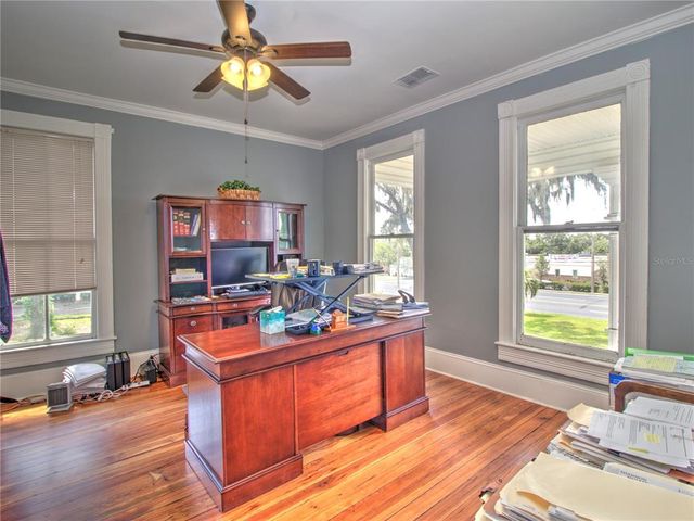 944 E SILVER SPRINGS BOULEVARD, Ocala, FL 34470