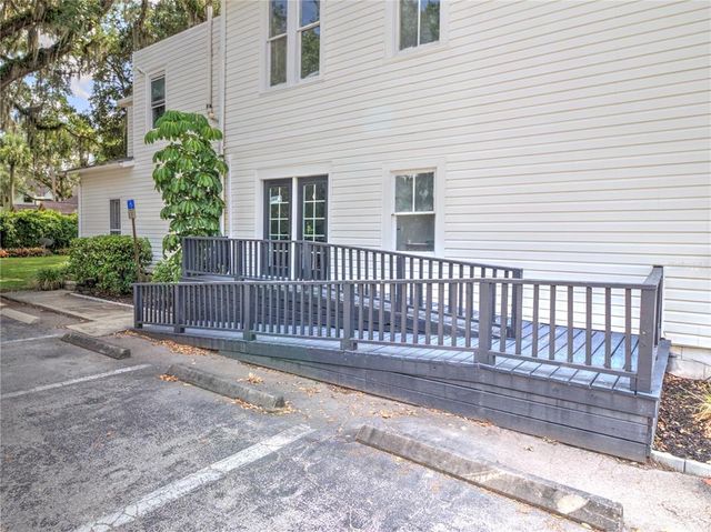 944 E SILVER SPRINGS BOULEVARD, Ocala, FL 34470