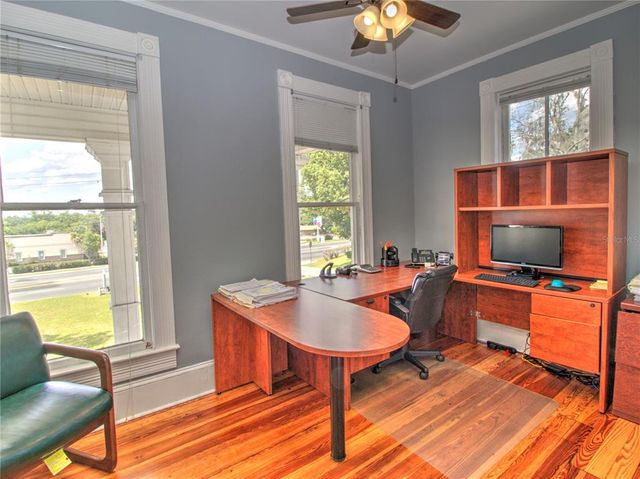 944 E SILVER SPRINGS BOULEVARD, Ocala, FL 34470
