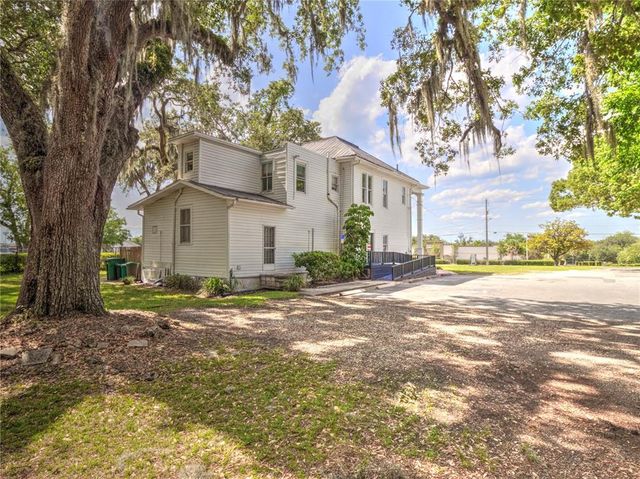 944 E SILVER SPRINGS BOULEVARD, Ocala, FL 34470
