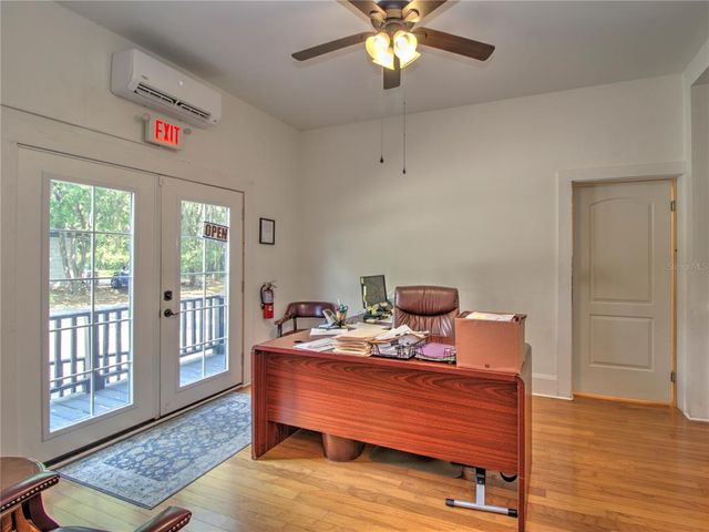 944 E SILVER SPRINGS BOULEVARD, Ocala, FL 34470