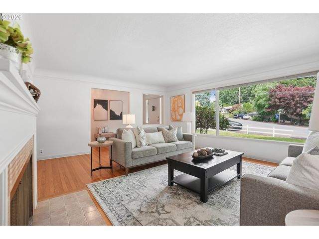 3385 Sw VISTA Dr, Portland, OR 97225