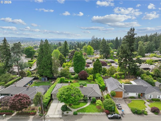 3385 Sw VISTA Dr, Portland, OR 97225