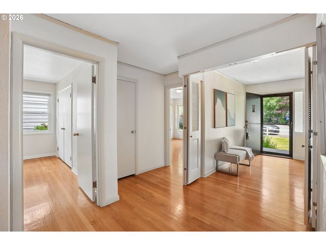 3385 Sw VISTA Dr, Portland, OR 97225