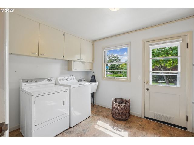 3385 Sw VISTA Dr, Portland, OR 97225