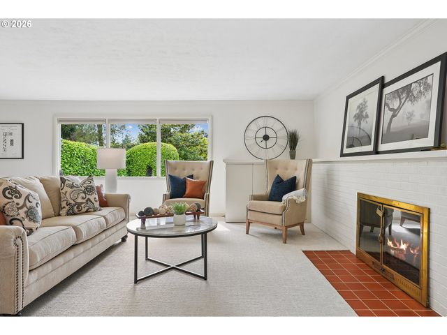 3385 Sw VISTA Dr, Portland, OR 97225