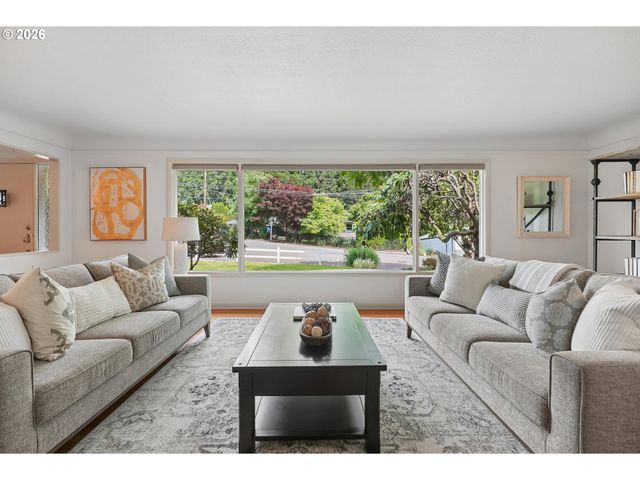 3385 Sw VISTA Dr, Portland, OR 97225
