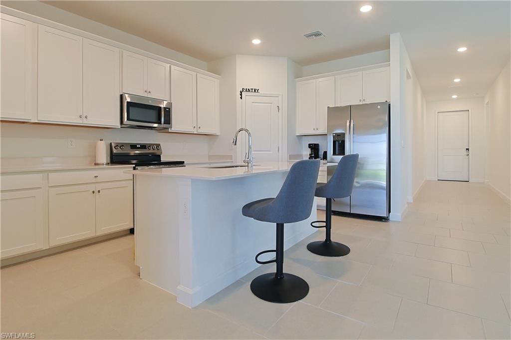3947 Coneflower ST, ALVA, FL 33920 — photo 3