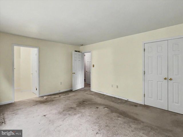 10 HITCHING POST CIR, Thomasville, PA 17364