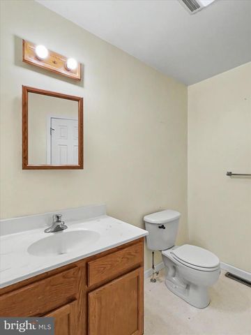 10 HITCHING POST CIR, Thomasville, PA 17364