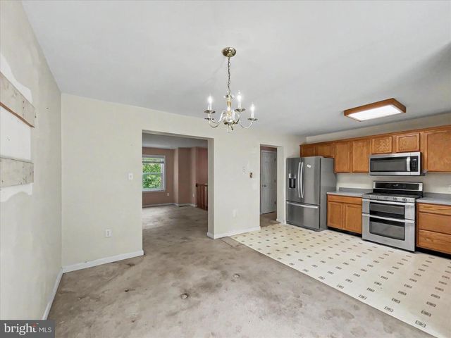 10 HITCHING POST CIR, Thomasville, PA 17364