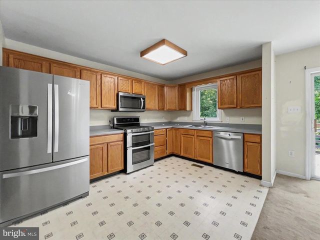 10 HITCHING POST CIR, Thomasville, PA 17364