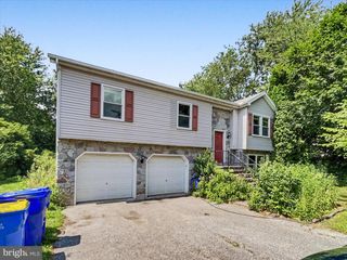 10 HITCHING POST CIR, Thomasville, PA 17364