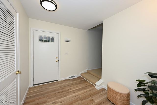 7823 Oakhurst Circle, Brecksville, OH 44141