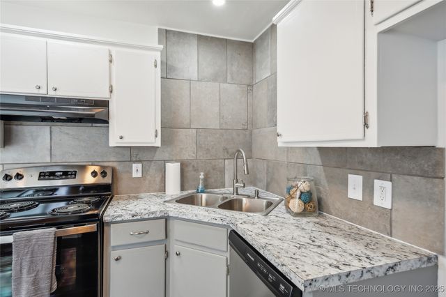 4332 S Elm Avenue, Broken Arrow, OK 74011