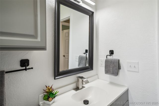 4332 S Elm Avenue, Broken Arrow, OK 74011