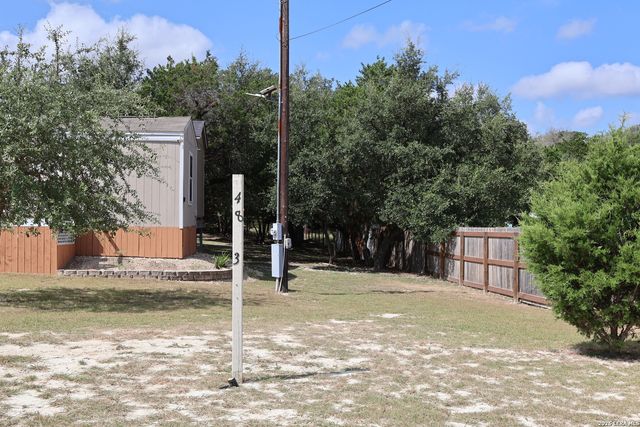 483 WRIGHT DR, Bandera, TX 78003