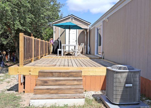 483 WRIGHT DR, Bandera, TX 78003