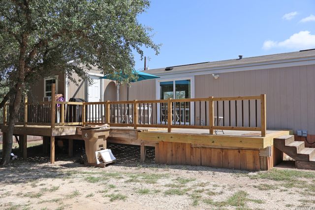 483 WRIGHT DR, Bandera, TX 78003
