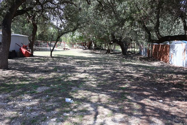 483 WRIGHT DR, Bandera, TX 78003