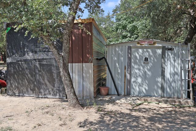 483 WRIGHT DR, Bandera, TX 78003