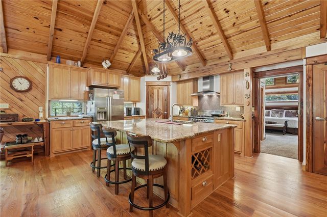 2046 County Road 116, Eureka Springs, AR 72631