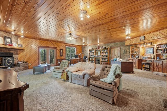 2046 County Road 116, Eureka Springs, AR 72631
