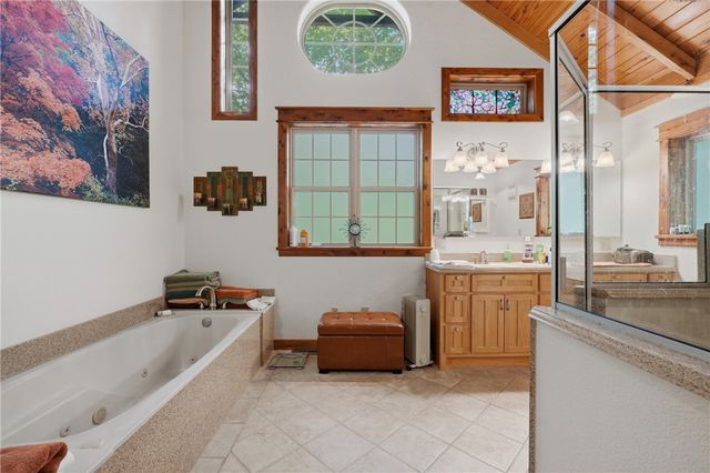 2046 County Road 116, Eureka Springs, AR 72631