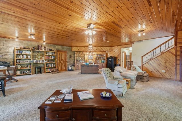 2046 County Road 116, Eureka Springs, AR 72631