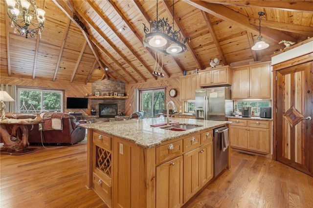2046 County Road 116, Eureka Springs, AR 72631