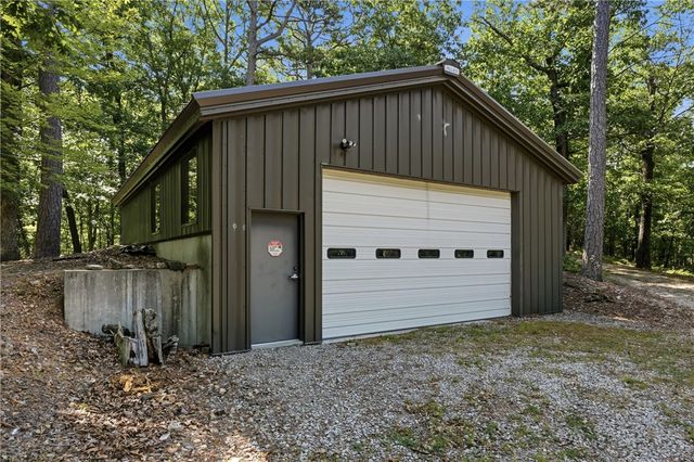 2046 County Road 116, Eureka Springs, AR 72631